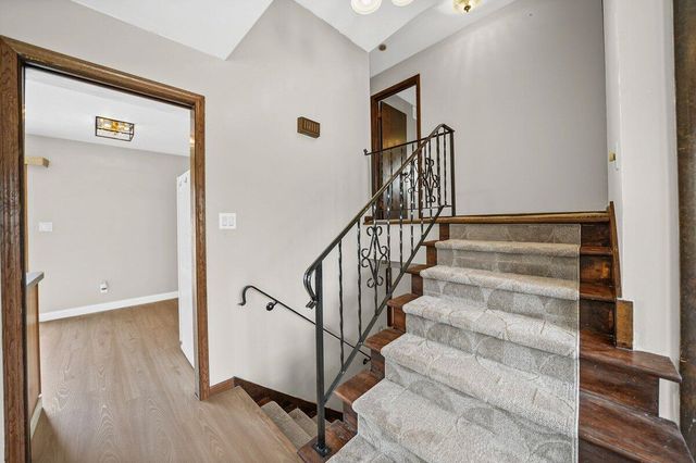 1045 Heather Lane, Munster, IN 46321