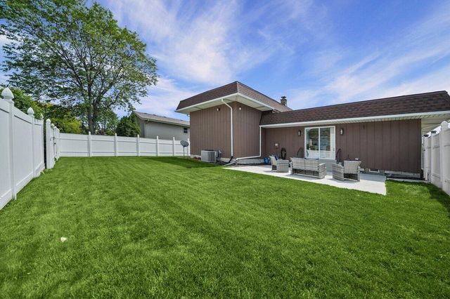 1045 Heather Lane, Munster, IN 46321