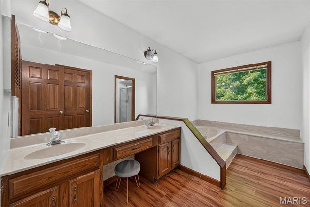 171 Hunters Pointe Drive, St Charles, MO 63304
