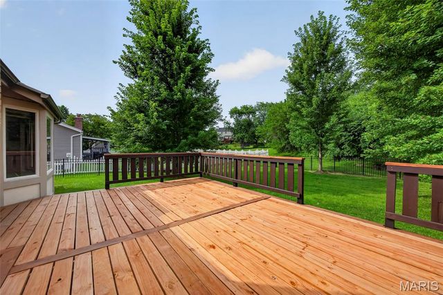 171 Hunters Pointe Drive, St Charles, MO 63304