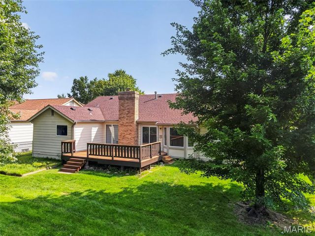 171 Hunters Pointe Drive, St Charles, MO 63304