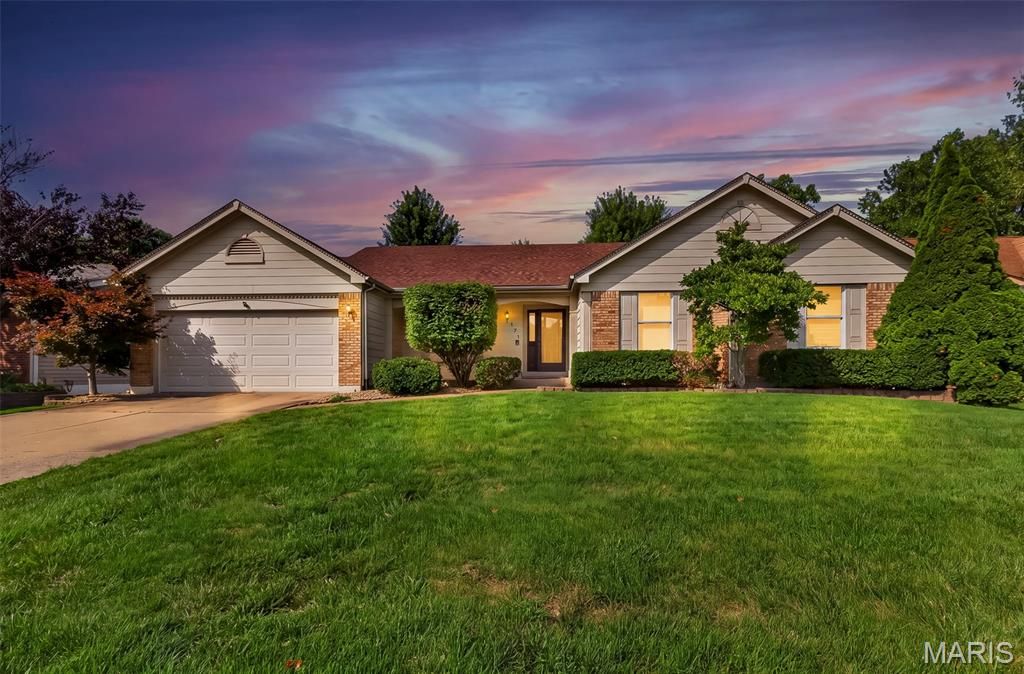 171 Hunters Pointe Drive, St Charles, MO 63304