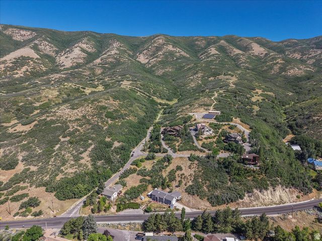 4810 E BADGER HOLLOW LN, Salt Lake City, UT 84108