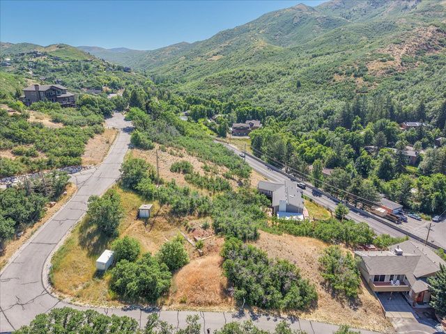 4810 E BADGER HOLLOW LN, Salt Lake City, UT 84108