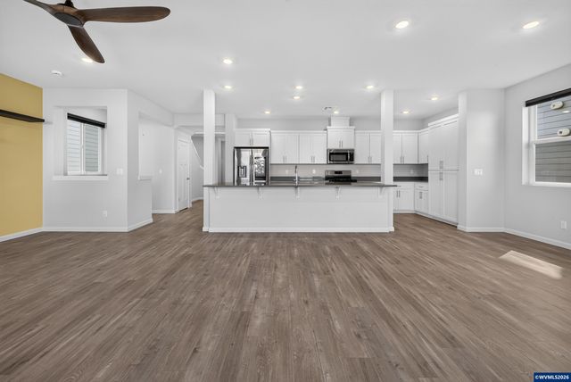 1567 Stasny Av SE, Albany, OR 97322