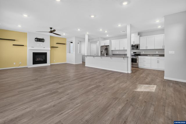 1567 Stasny Av SE, Albany, OR 97322
