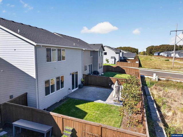 1567 Stasny Av SE, Albany, OR 97322
