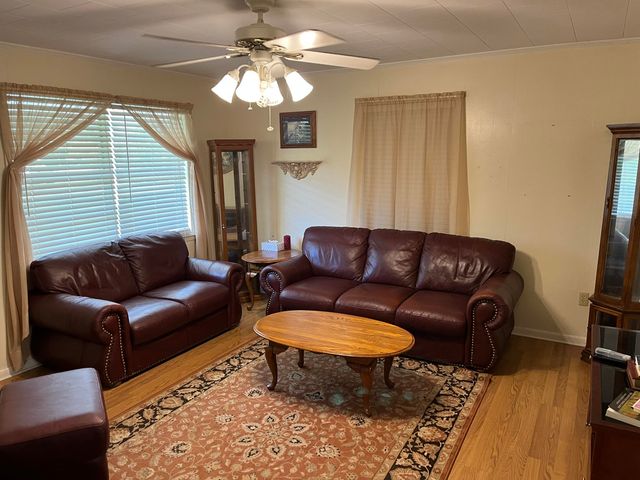 7319 LA-117, Leesville, LA 71446