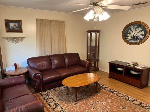 7319 LA-117, Leesville, LA 71446