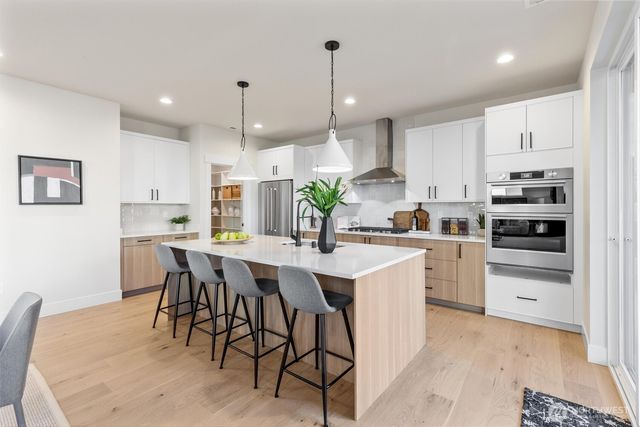 33 213th Place SW, Bothell, WA 98021