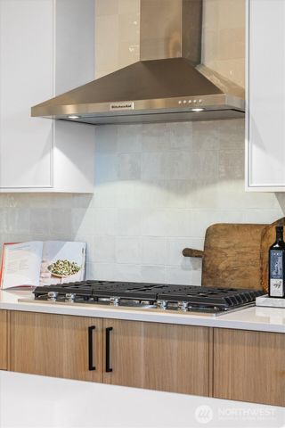 33 213th Place SW, Bothell, WA 98021