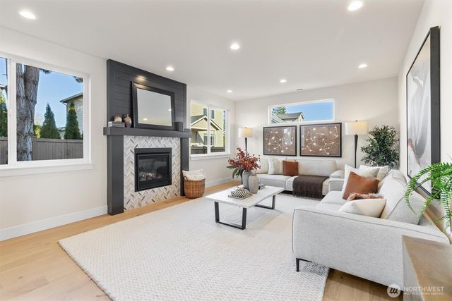 33 213th Place SW, Bothell, WA 98021