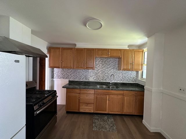 7 Buxton Court 7, Andover, MA 01810