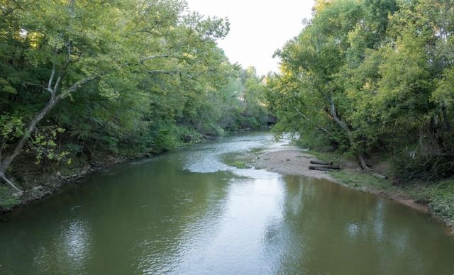 12 Sturgeon Creek Road, Cedar Hill, TN 37032