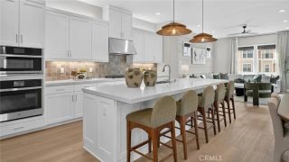 933 Chinon, Irvine, CA 92618