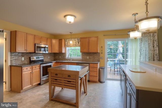 14 TOWER DR, Elizabethtown, PA 17022