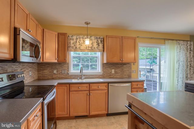 14 TOWER DR, Elizabethtown, PA 17022