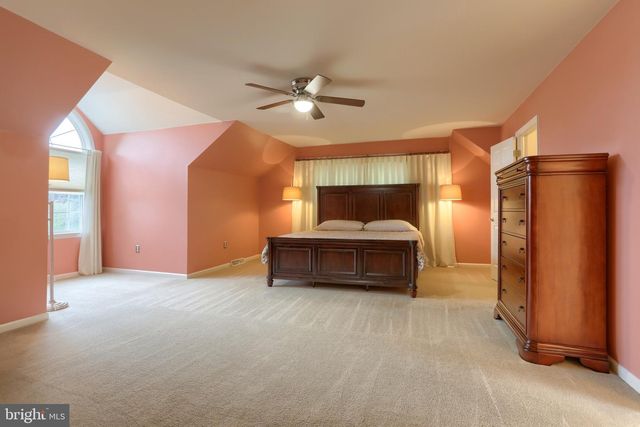 14 TOWER DR, Elizabethtown, PA 17022