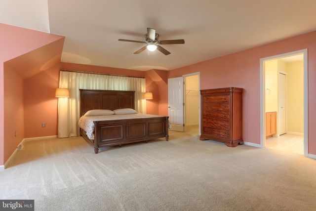 14 TOWER DR, Elizabethtown, PA 17022