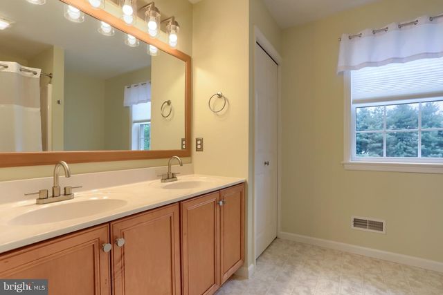 14 TOWER DR, Elizabethtown, PA 17022