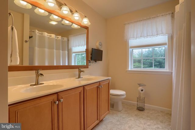 14 TOWER DR, Elizabethtown, PA 17022