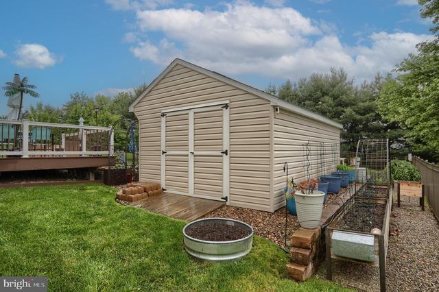 14 TOWER DR, Elizabethtown, PA 17022