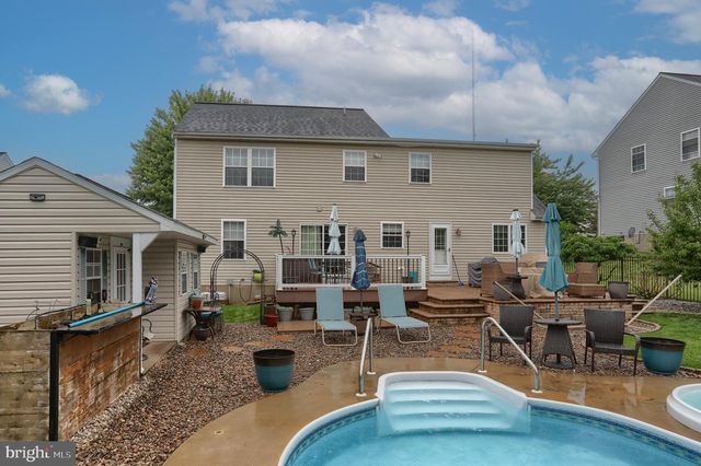 14 TOWER DR, Elizabethtown, PA 17022