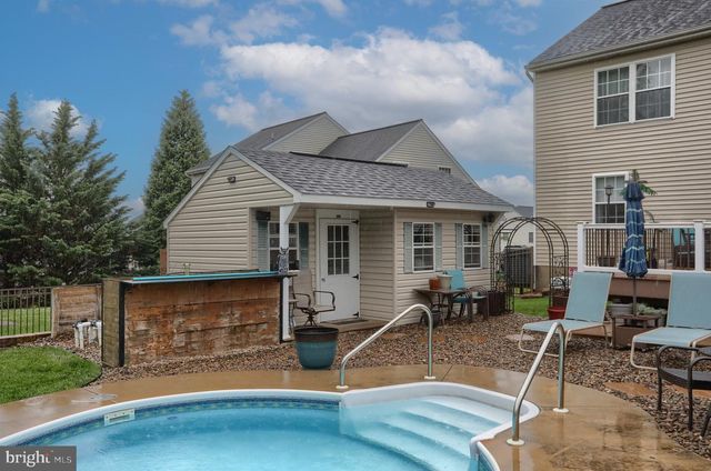 14 TOWER DR, Elizabethtown, PA 17022