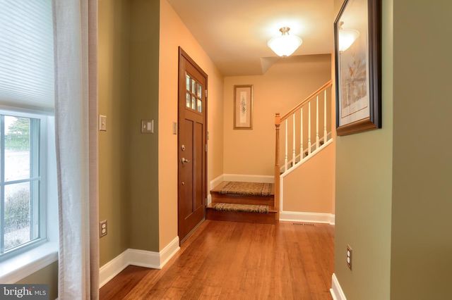14 TOWER DR, Elizabethtown, PA 17022
