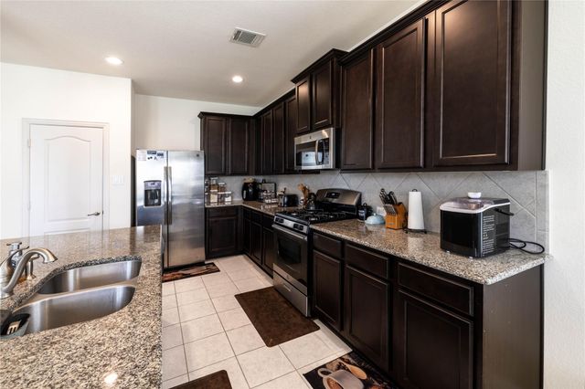 2318 N Red Slate Drive, Rosharon, TX 77583