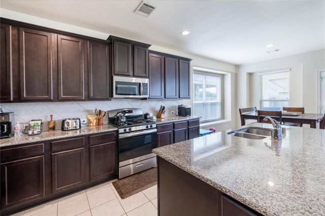 2318 N Red Slate Drive, Rosharon, TX 77583