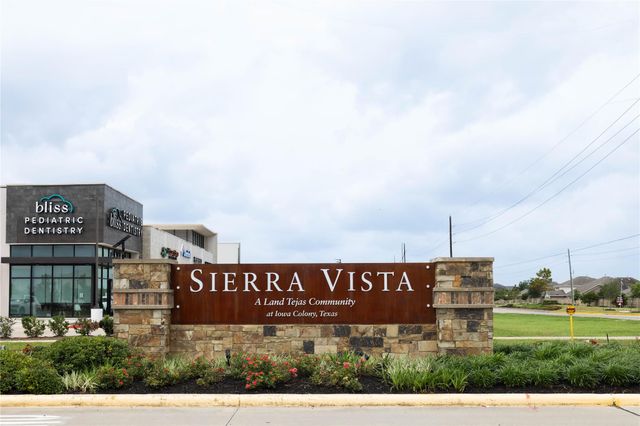 2318 N Red Slate Drive, Rosharon, TX 77583
