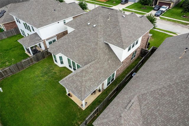 2318 N Red Slate Drive, Rosharon, TX 77583