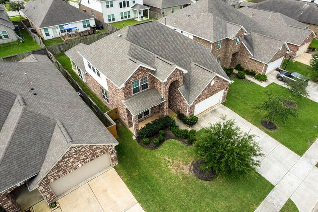 2318 N Red Slate Drive, Rosharon, TX 77583