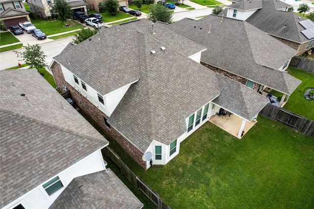 2318 N Red Slate Drive, Rosharon, TX 77583