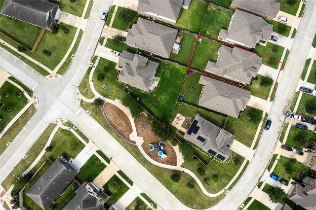 2318 N Red Slate Drive, Rosharon, TX 77583