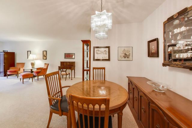 2100 Valencia Drive 203-B, Northbrook, IL 60062