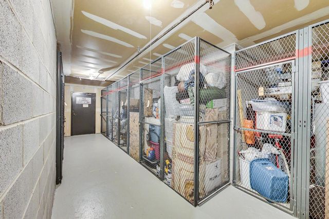 2100 Valencia Drive 203-B, Northbrook, IL 60062