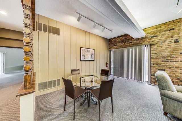 2100 Valencia Drive 203-B, Northbrook, IL 60062