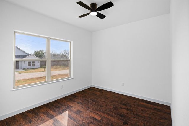 4608 Eagle Nest Court, Granbury, TX 76048