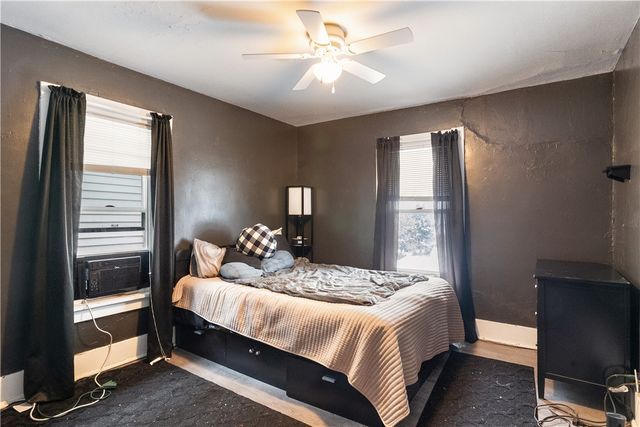 1228 Washington St, Farrell, PA 16121