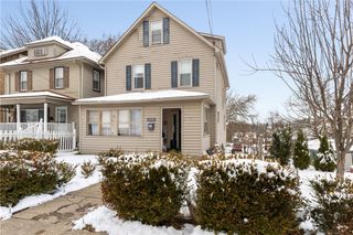 1228 Washington St, Farrell, PA 16121