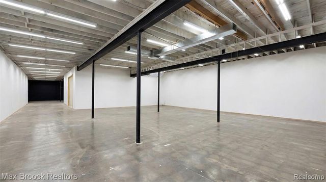 12501 Chalmers Street, Detroit, MI 48205