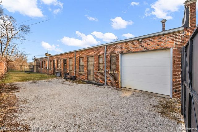 12501 Chalmers Street, Detroit, MI 48205