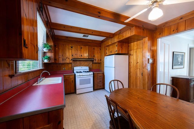 1064 Springfield Avenue, Deerfield, IL 60015