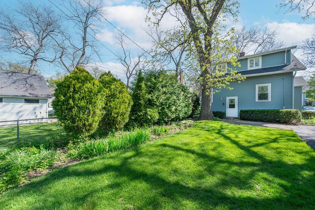 1064 Springfield Avenue, Deerfield, IL 60015