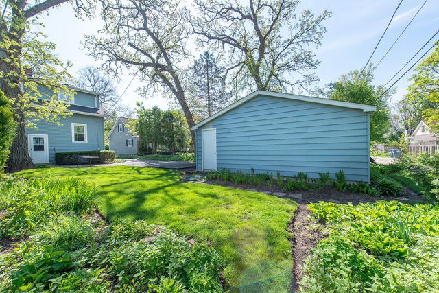 1064 Springfield Avenue, Deerfield, IL 60015