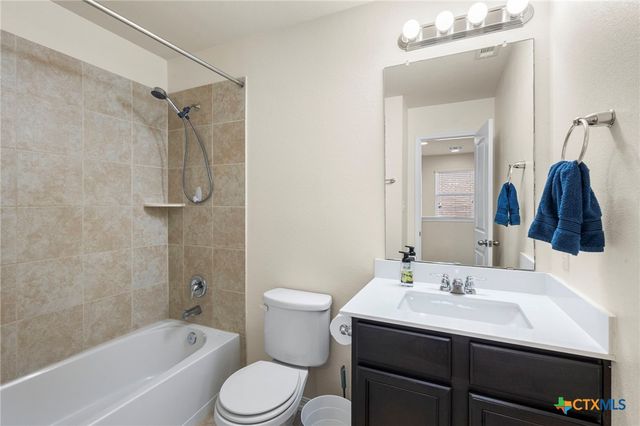 135 Wainscot Oak Way, San Marcos, TX 78666