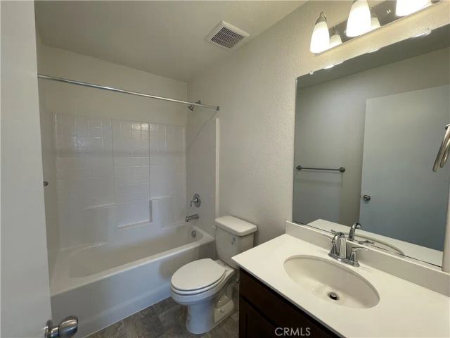 714 Stone Ridge East Avenue, Merced, CA 95341