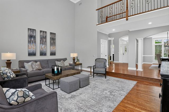 2439 Fawn Lake Circle, Naperville, IL 60564